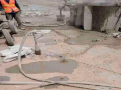 噶尔水泥混凝土路面板底注浆技术 路面脱空注浆整治方案